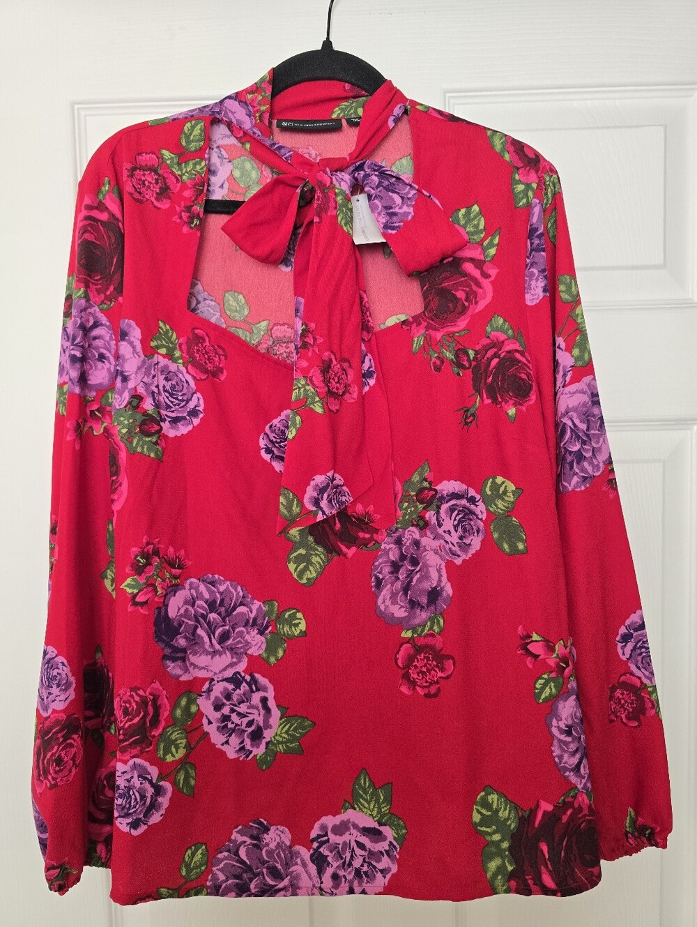 NWT New York & Company Purple Floral Tie-Neck Blouse - Size XL, Red